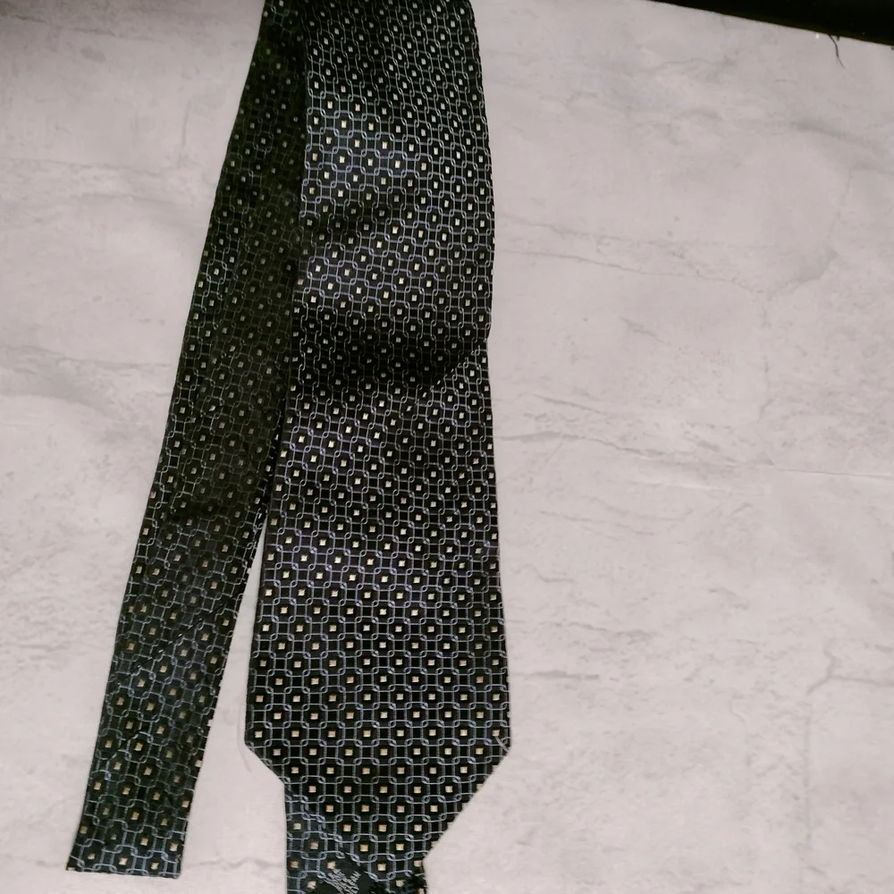 Daniel Cremieux Black and White Patterned Tie